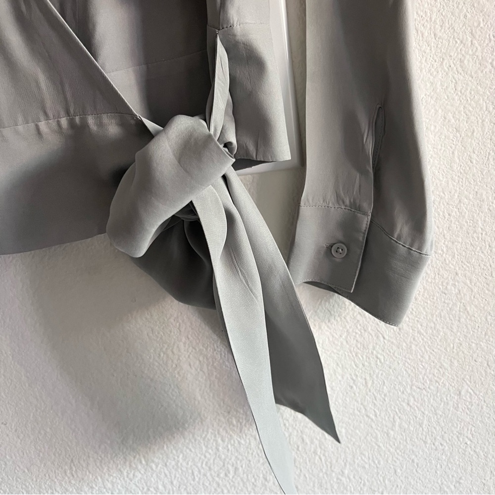 J Brand 100% Silk Wrap Blouse Gray Long Sleeve Size Small - Picture 7 of 9